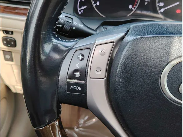 Car image 27