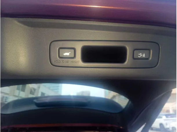 Car image 34