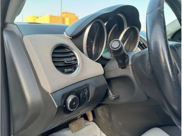 Car image 25