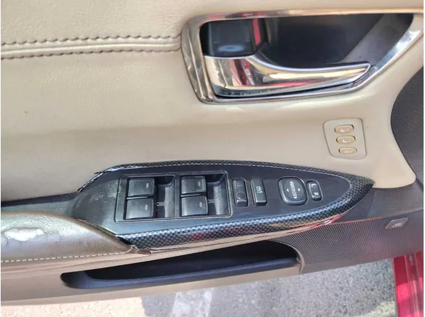 Car image 35