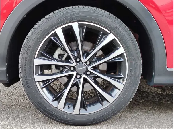 Car image 10
