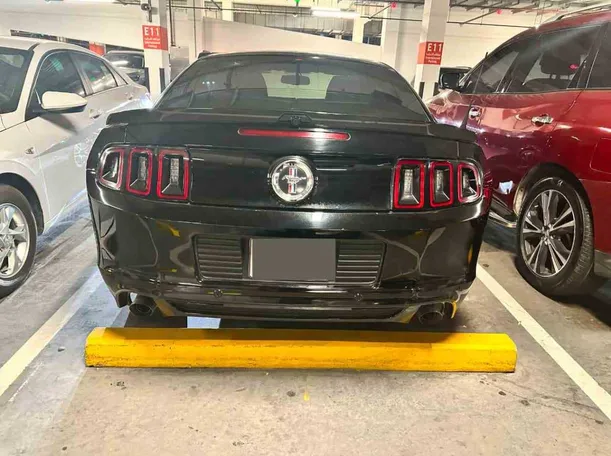 Car image 8