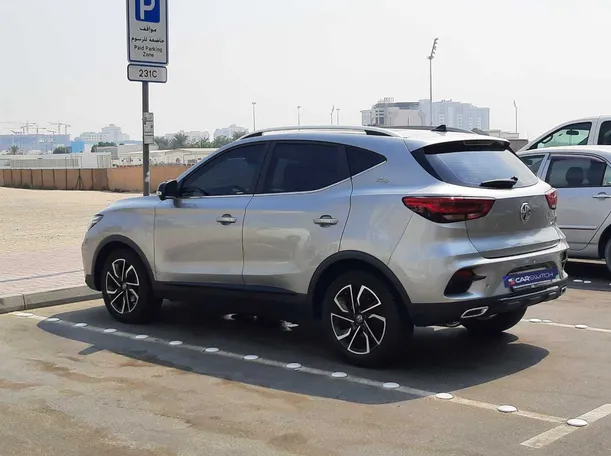 Car image 7