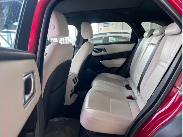 Car image 16