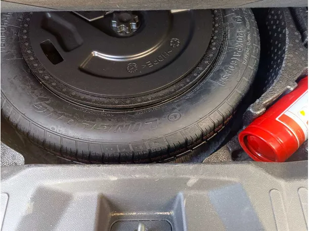 Car image 35