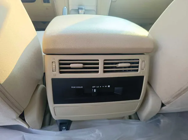Car image 36