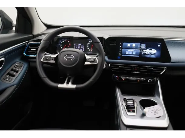 Car image 15