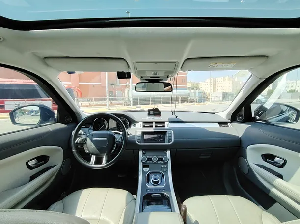 Car image 18
