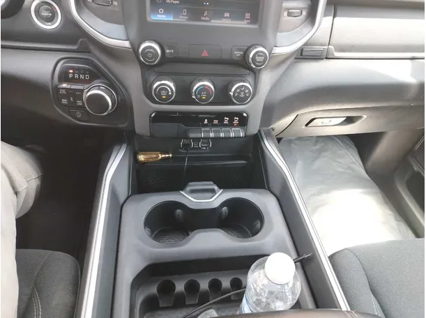 Car image 24