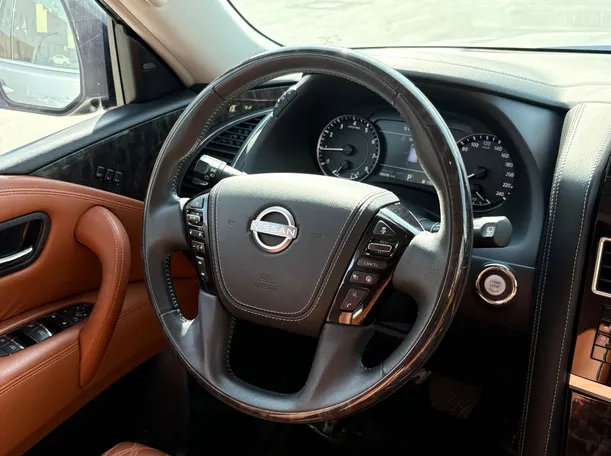 Car image 24