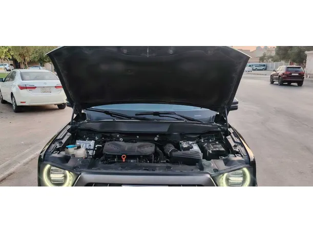 Car image 30