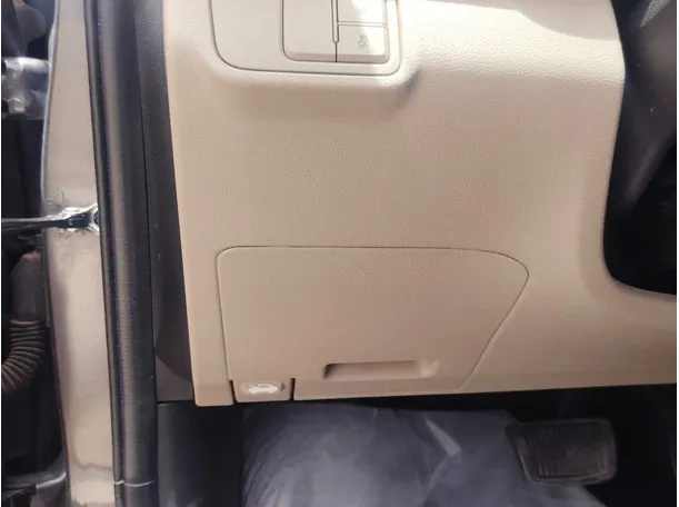 Car image 25