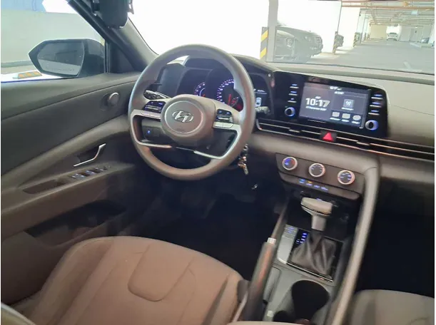 Car image 16