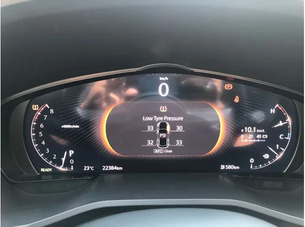 Car image 17