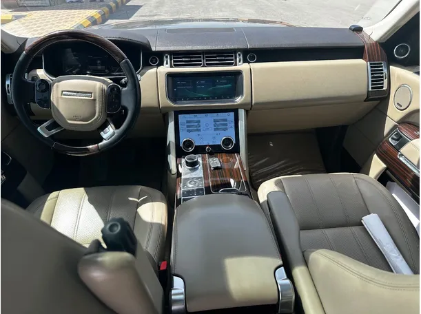 Car image 19