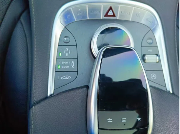 Car image 24