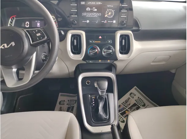 Car image 20