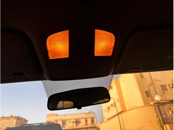 Car image 25