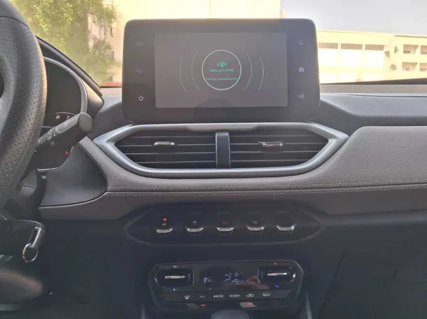 Car image 16
