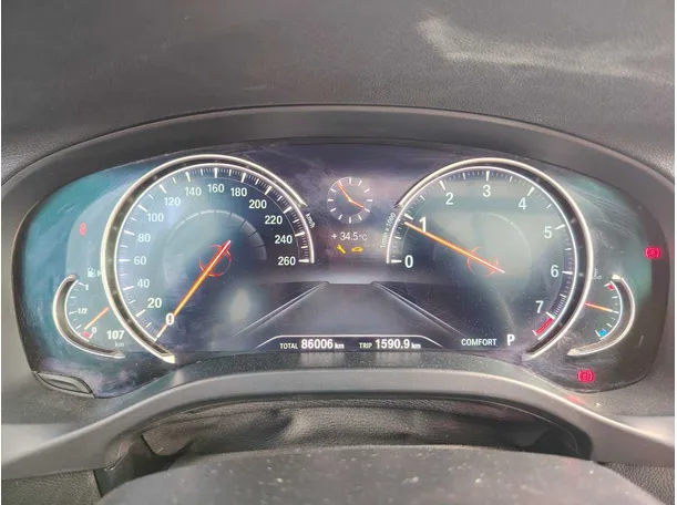 Car image 26