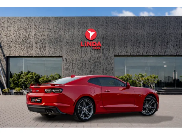 Car image 4