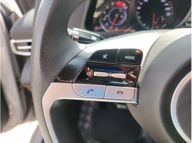 Car image 36