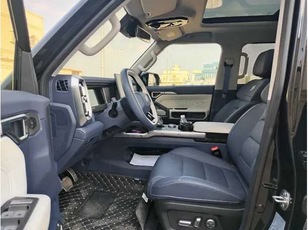 Car image 13