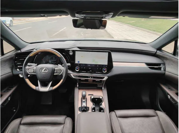 Car image 20