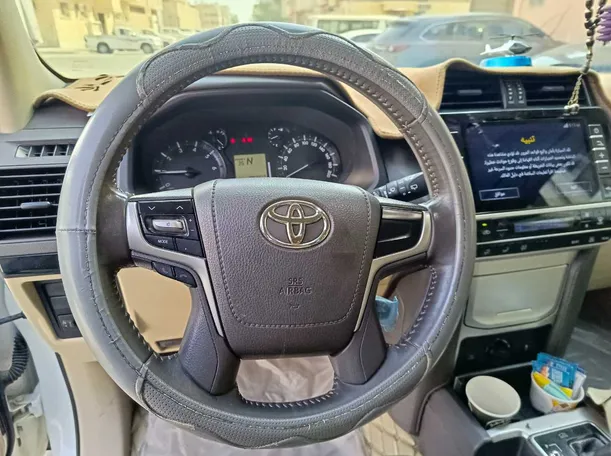 Car image 25