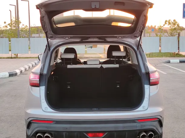 Car image 25