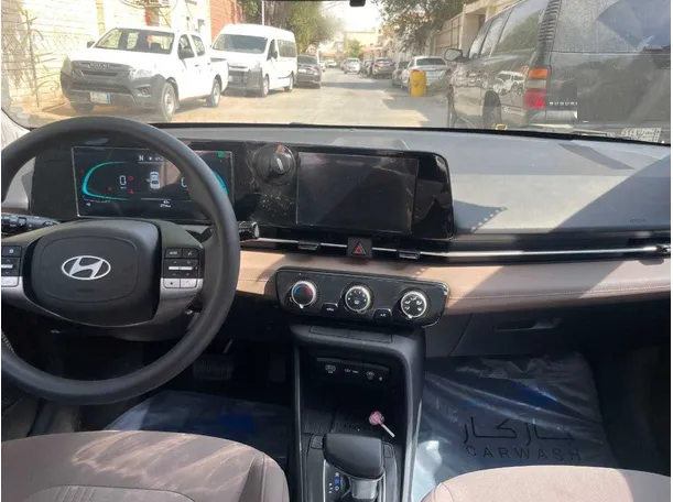 Car image 19