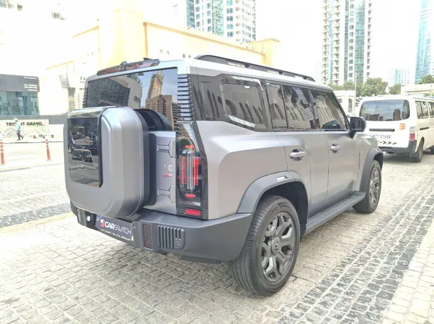 Car image 5