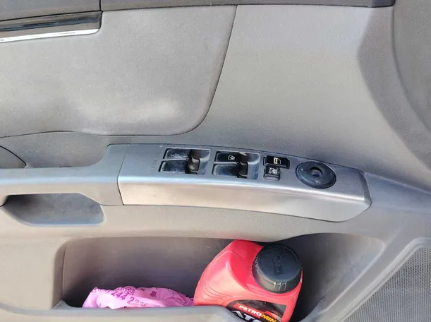 Car image 23
