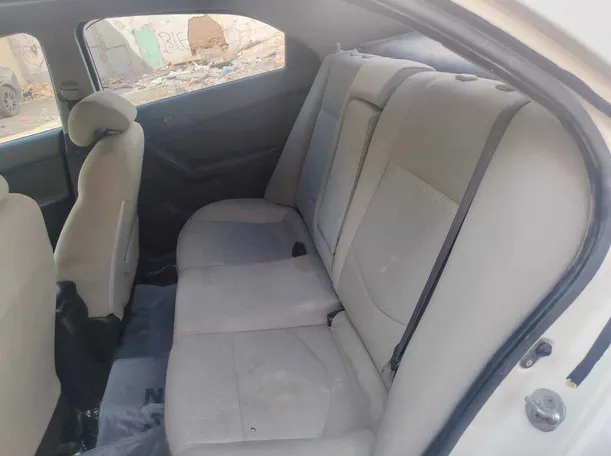 Car image 13