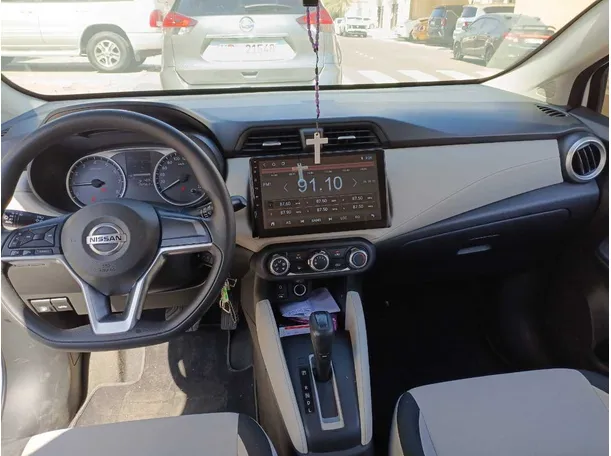 Car image 17