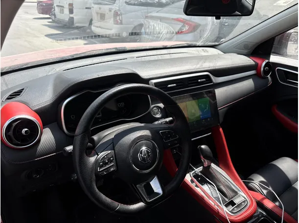 Car image 13