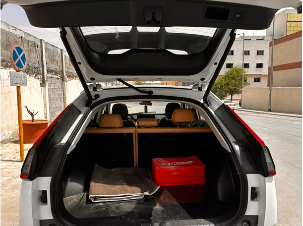 Car image 24
