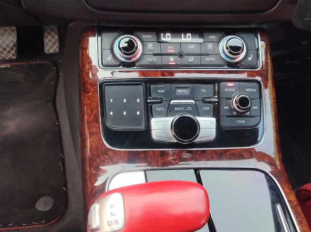 Car image 20