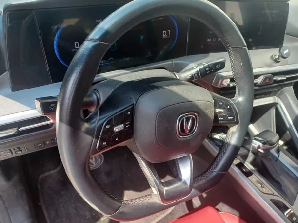 Car image 19