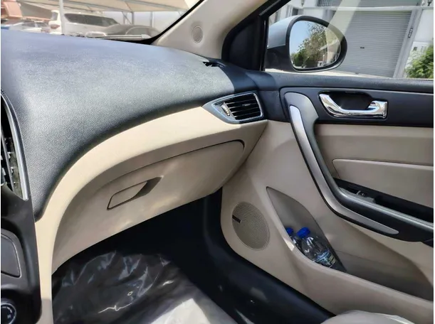Car image 35