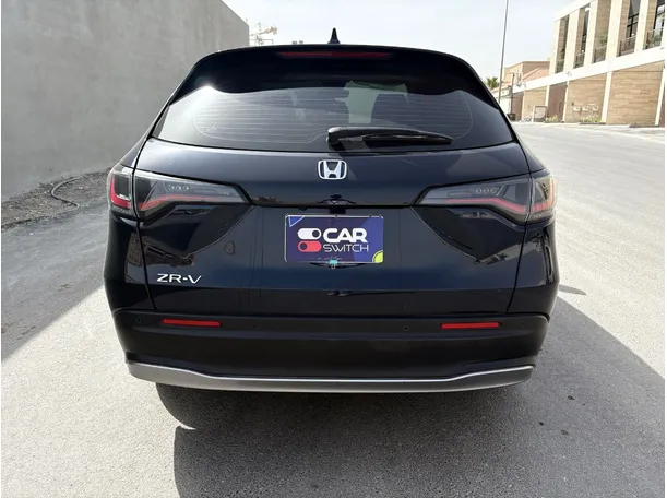 Car image 6