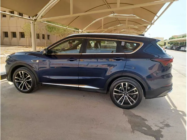 Car image 8