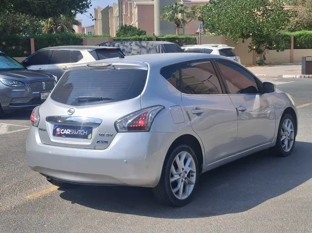 Car image 5
