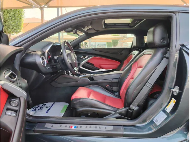 Car image 12