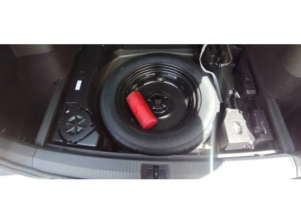 Car image 37