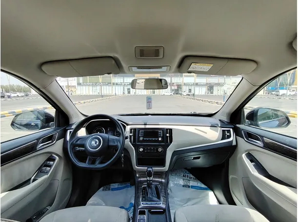 Car image 17