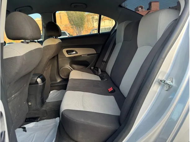 Car image 17