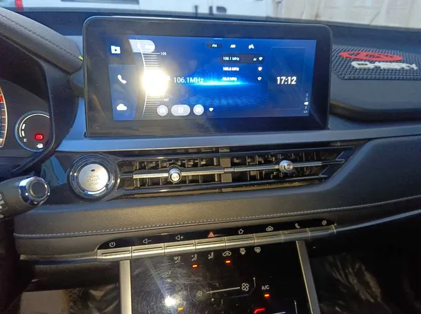 Car image 23