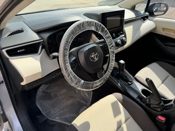 Car image 9