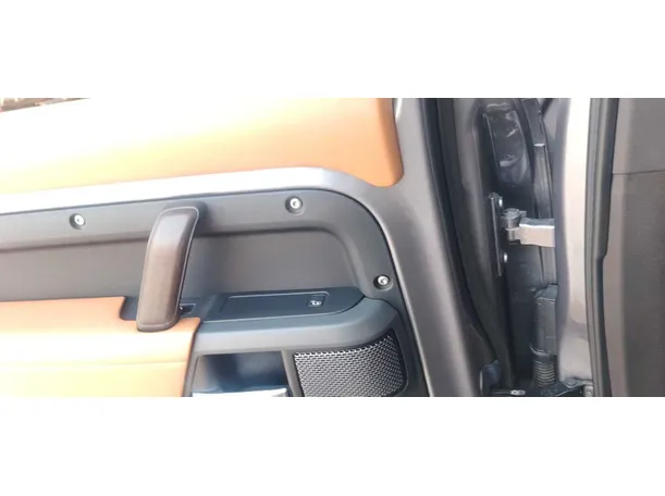 Car image 29